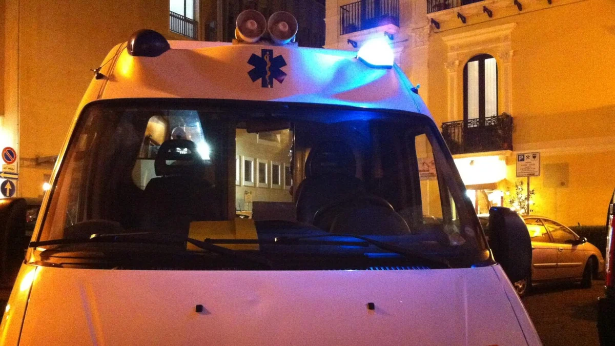 Scontro fra due auto sull'Adriatica, un morto e due feriti a Cesenatico
