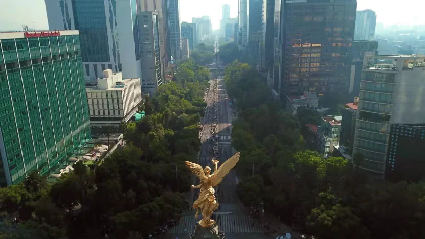 Bloqueos en carreteras y accidentes hoy viernes 17 de abril: se registra marcha sobre Paseo de la Reforma