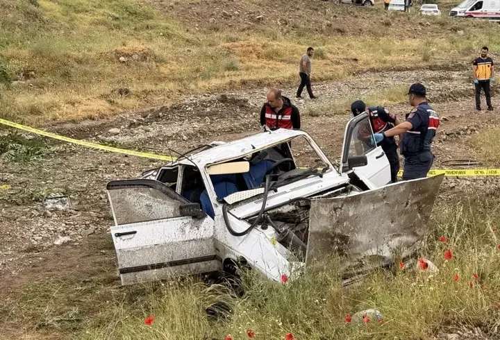 Köprüden düşen otomobilde facia: Aynı aileden 2 kişi hayatını kaybetti