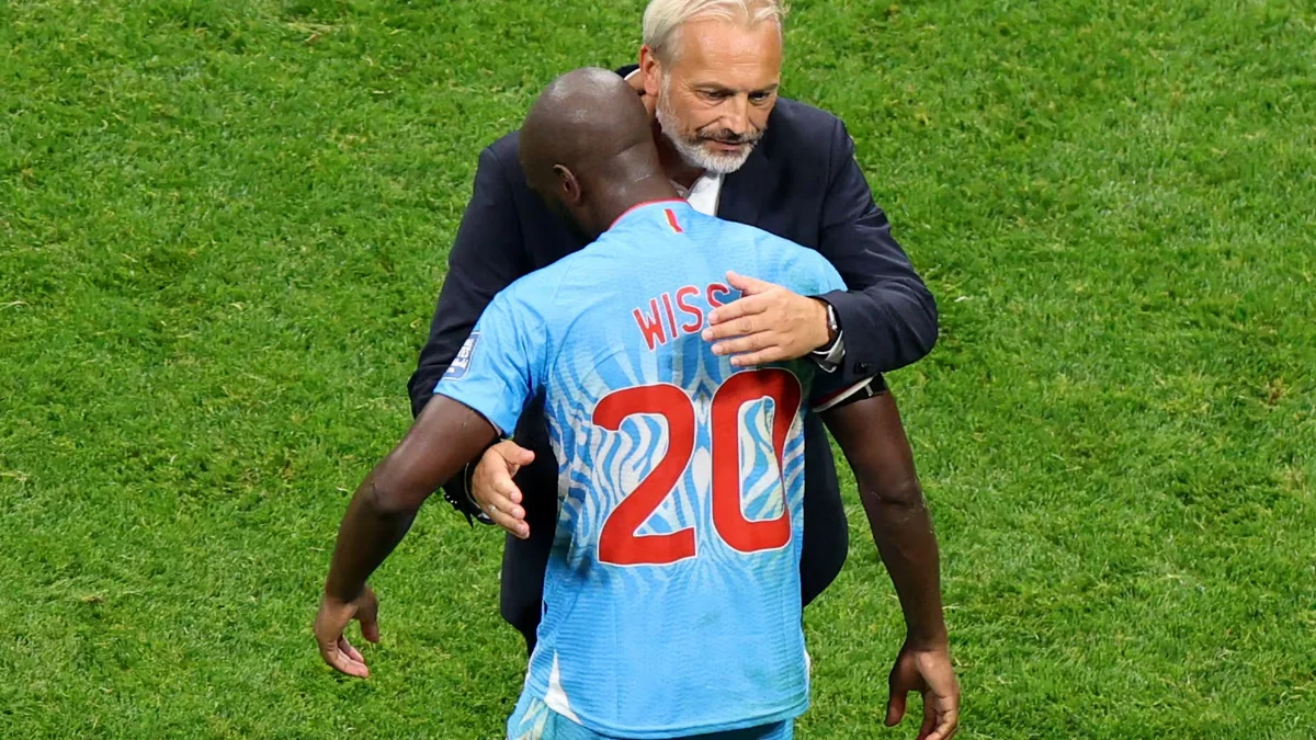 Técnico de RD Congo se fue contento por el esfuerzo de sus jugadores ante Inglaterra, pese a la eliminación