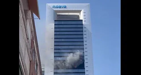 Desalojada una de las cuatro torres de Madrid por una explosión en el interior del edificio