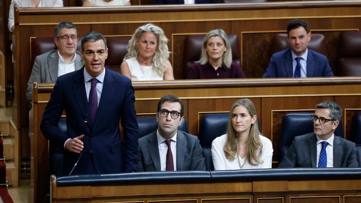 Las joyas de Zapatero hunden al PSOE en el estupor: "No sabíamos ni que tenía caja fuerte"