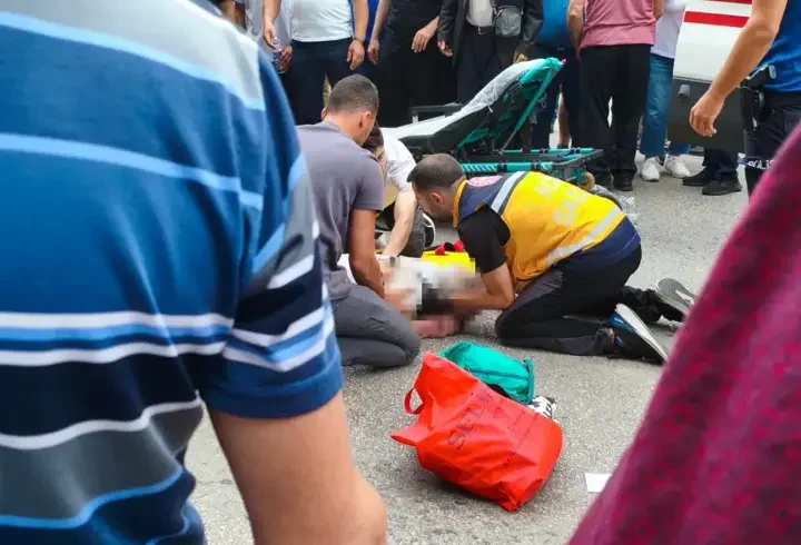 TIR'ın altında kalan yaya ağır yaralandı