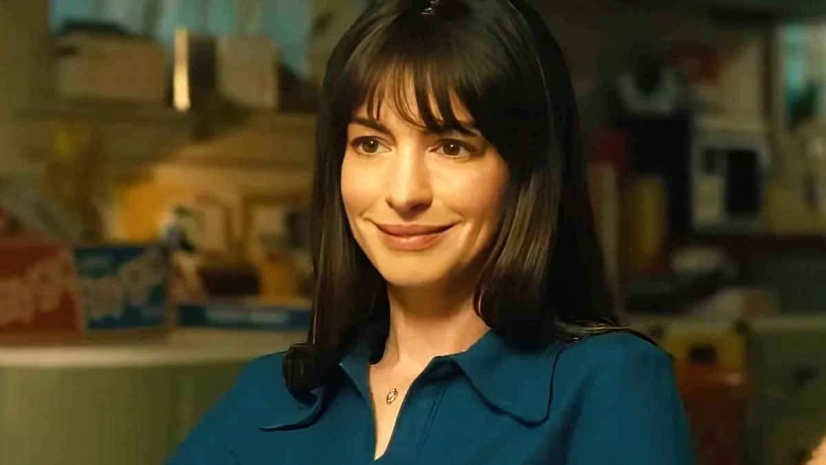 Anne Hathaway en banlieue face à des dinosaures : La Fin d’Oak Street est LE film à surveiller de près cet été 2026
