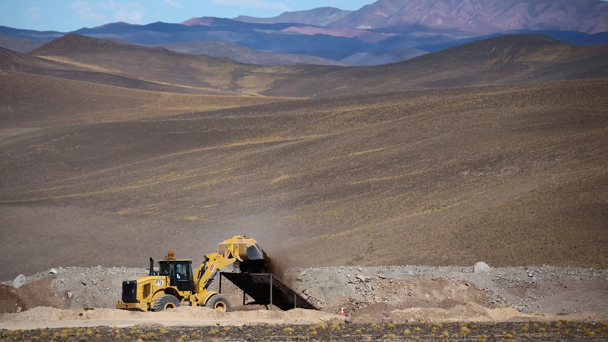 Sigue el boom de uno de los principales motores económicos: la producción minera creció con fuerza en abril