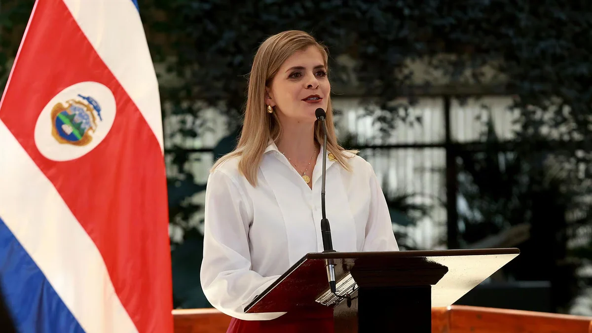 Laura Fernández revela que ha recibido nueve amenazas de muerte, una de ellas con un supuesto plan de ataque de un francotirador