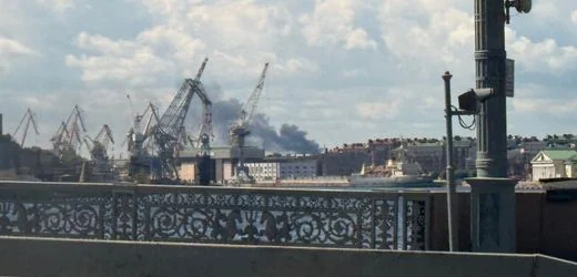 Sankt Petersburg: Ukraine greift russische Ölanlagen nahe Metropole an