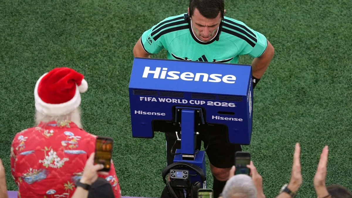 Liveblog Fußball-WM 2026: „Kontrollverlust“: Massive Schiedsrichter-Kritik nach „schlechtester WM-Leistung“