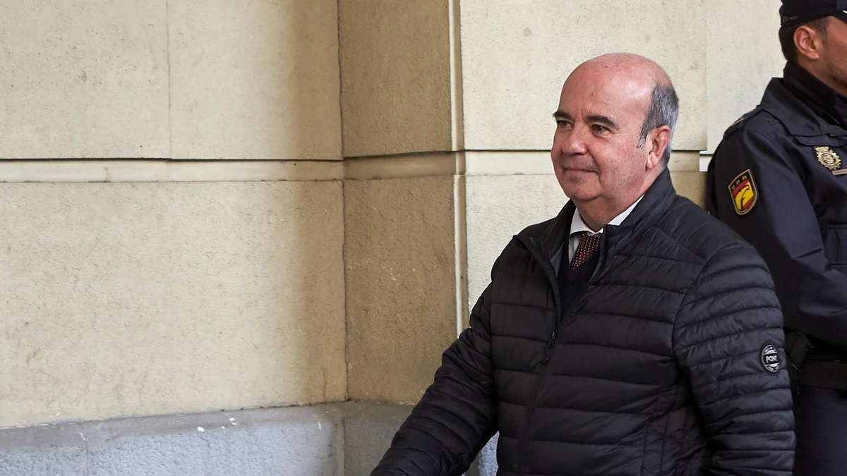 La UCO intervino casi 20.000 euros hallados en la casa de Gaspar Zarrías, investigado por su participación presunta en la cloaca del PSOE