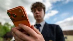 Government vows to bring in under-16 social media restrictions by end of year