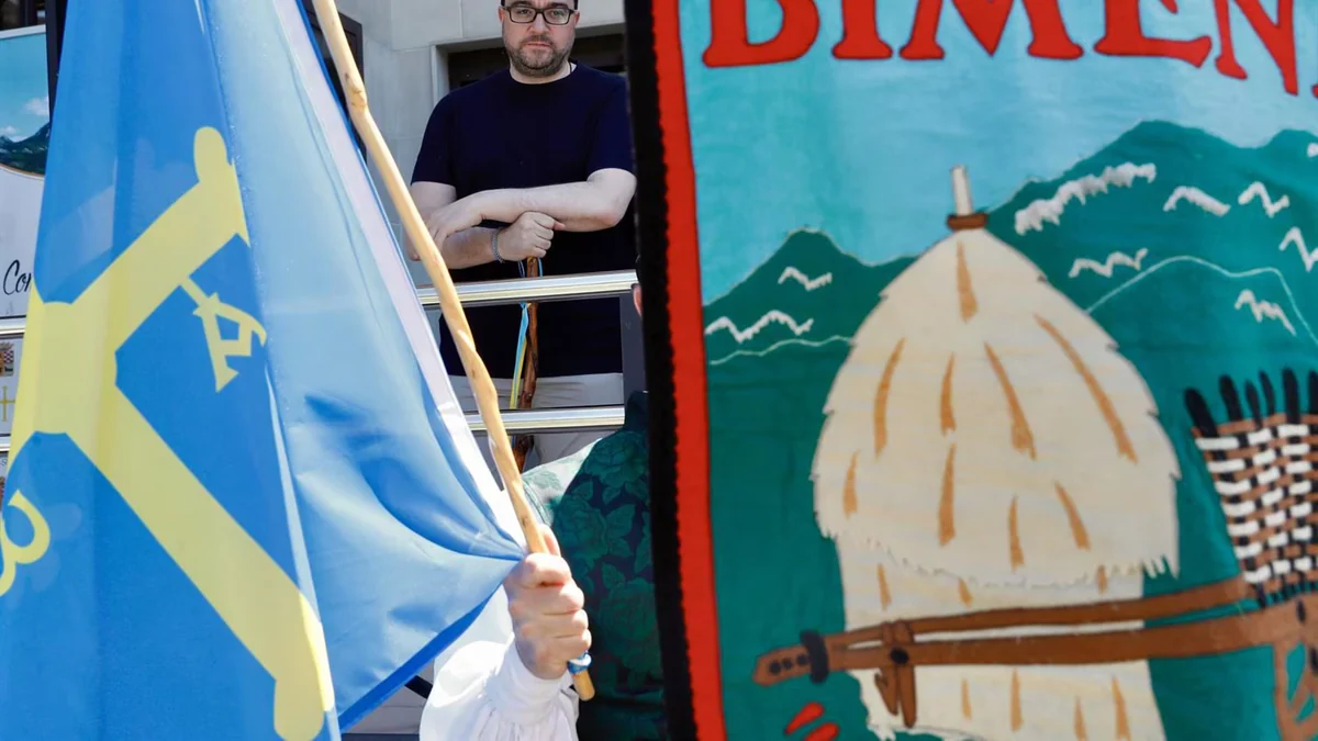 El presidente del Principado garantiza el proyecto de Indra en Barros (Langreo)