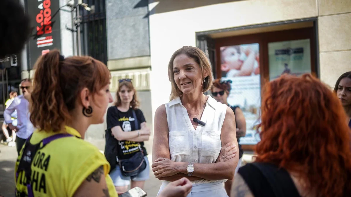 Maroto se reivindica como la opción "con raíces" tras votar en las primarias del PSOE y destaca el "trabajo hecho"