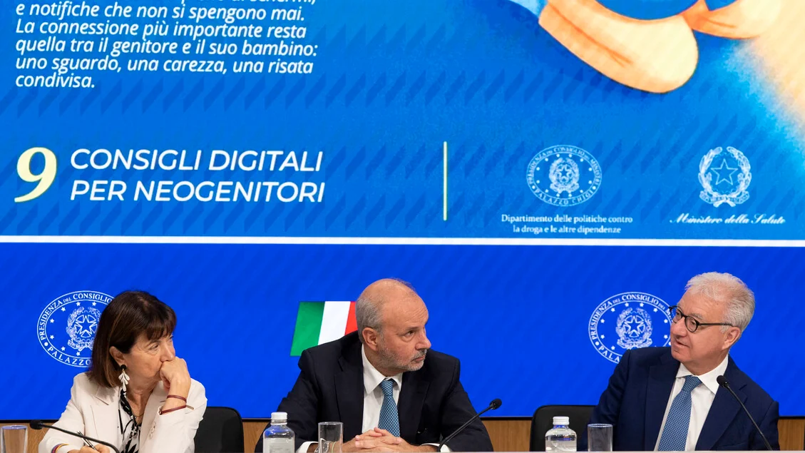 'Non è mai troppo presto!' campagna su rischi dipendenza dai social