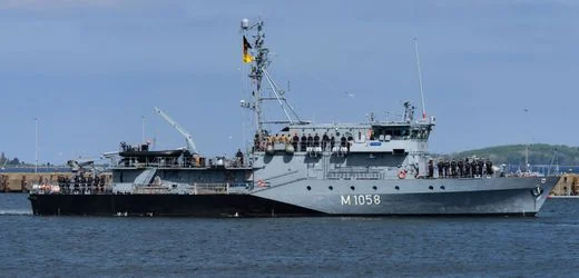 Straße von Hormus: Deutsche Marineschiffe passieren Suezkanalfür möglichen Minenräumeinsatz