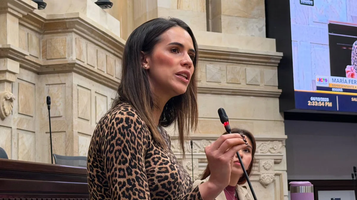 Mafe Carrascal se despachó contra la columna de opinión de periodista que pidió “silenciar” a Petro: “Quieren sacarnos de la conversación pública”