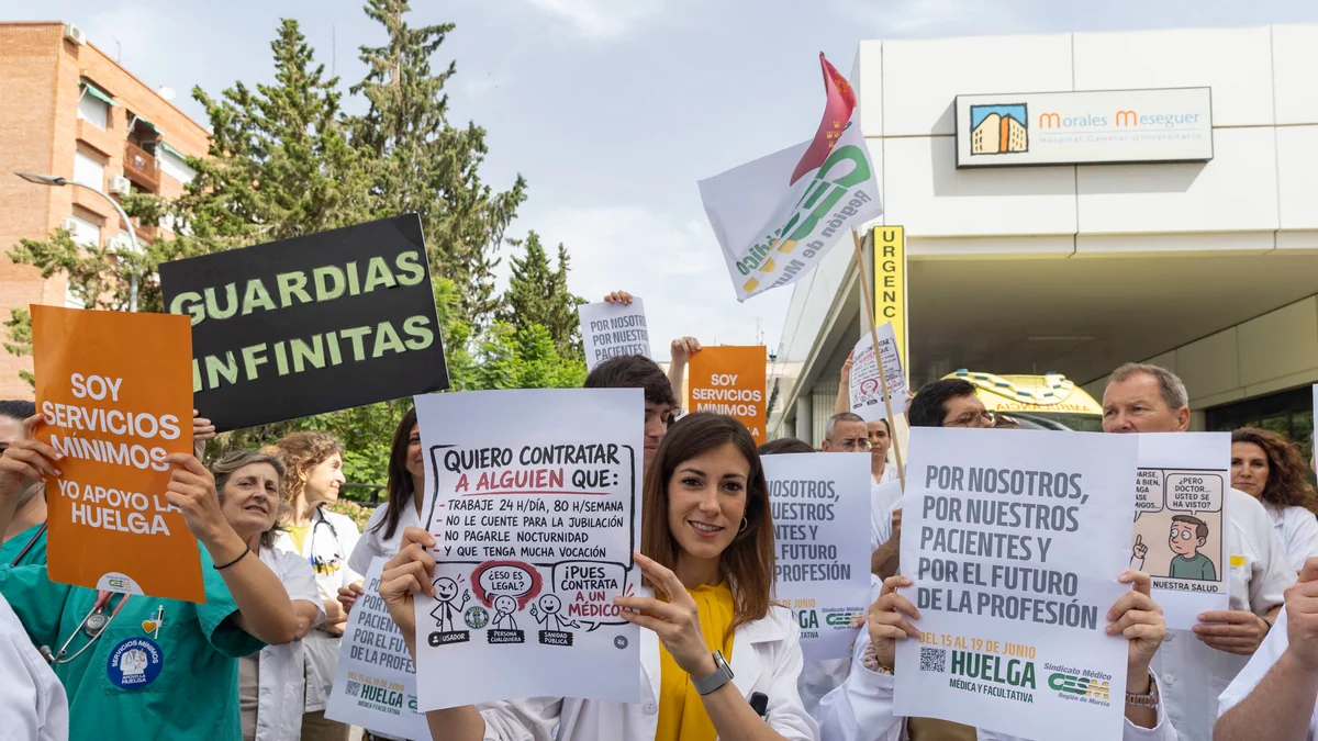 Pacientes y autonomías pagan la factura de las huelgas médicas sin que Mónica García haya logrado frenarlas
