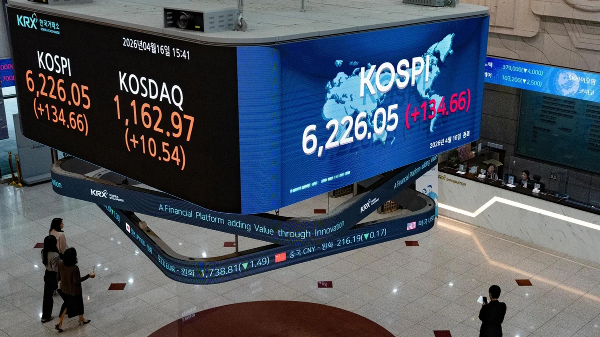 Le Borse di oggi, 13 luglio. La guerra spaventa i mercati, partenza in calo per Milano e l’Europa