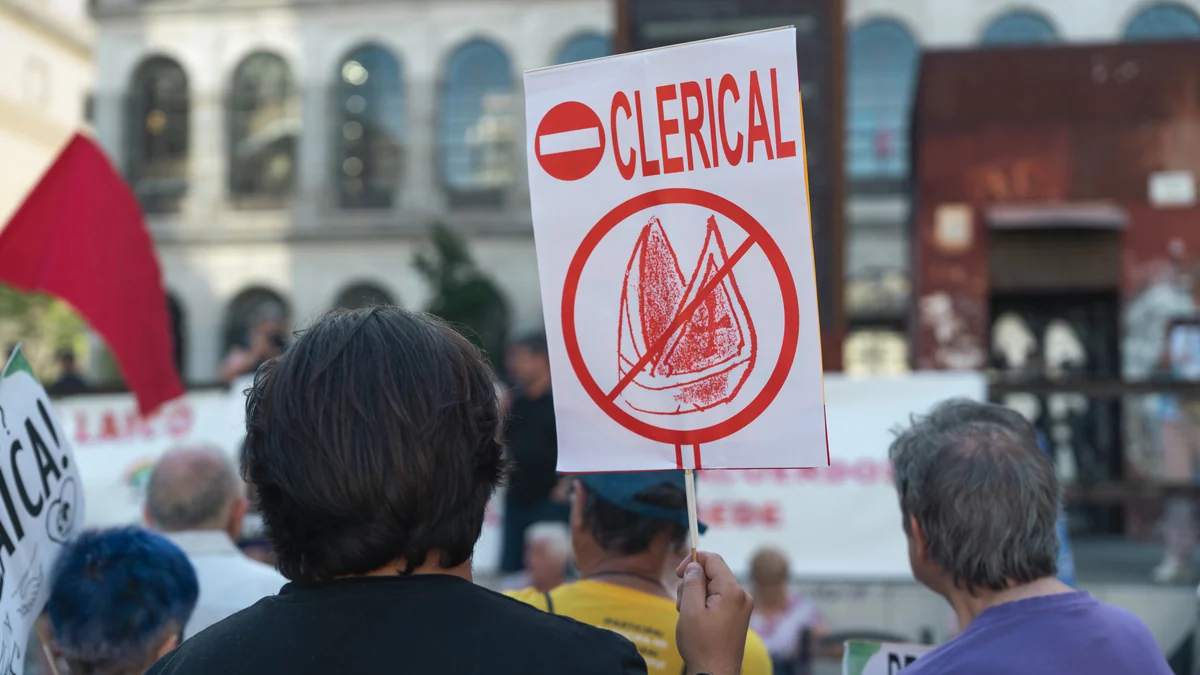 La España que no espera al Papa (ni protesta)