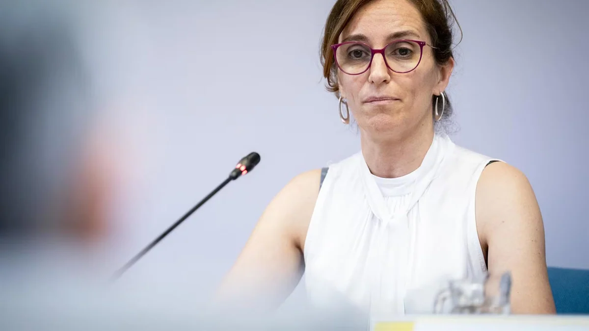 Mónica García sigue esperando que Rajoy o alguien del PP se disculpe con Francia, "y no que sigan cavando un foso"