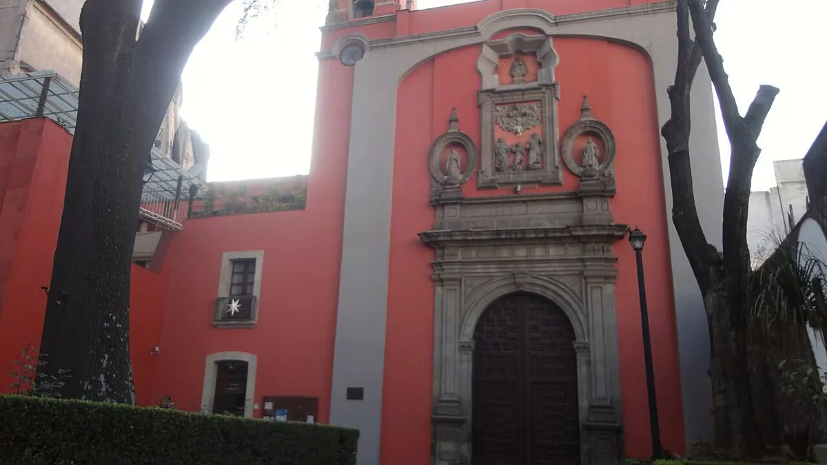 Así es como robaron escultura de Leonora Carrington en iglesia de San Cosme, el Padre de Jesús Aguilar pide no comprarla a ladrones