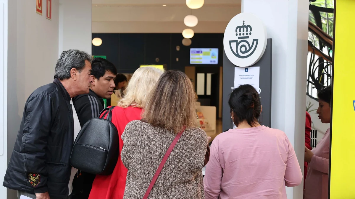 España reconquista los 2,5 trabajadores por jubilado tras la entrada en masa de inmigrantes, pero los expertos avisan: "Solo es un respiro transitorio para las pensiones"