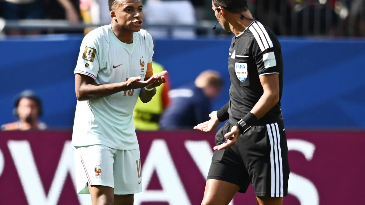 Mbappé reveló el diálogo con Facundo Tello antes del penal que le atajó Bono en Francia-Marruecos: por qué sintió que lo desconcentró