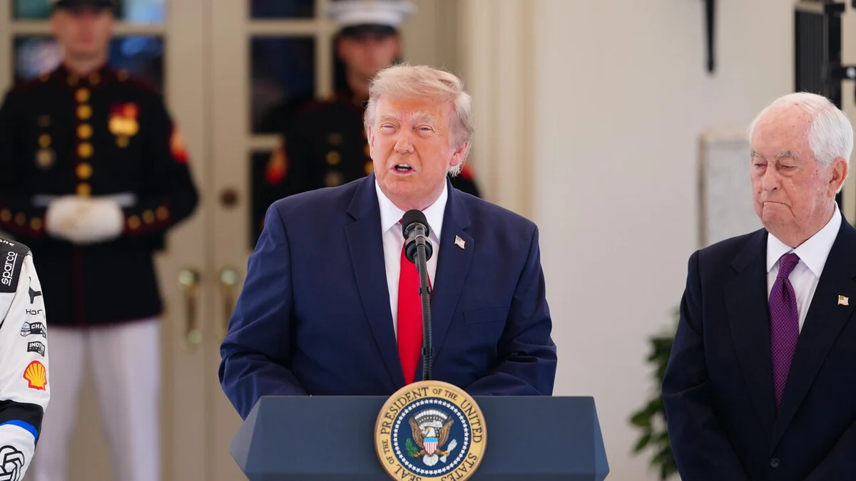 Trump: 'Presto bombarderemo l'impianto nucleare di Pickaxe Mountain in Iran'