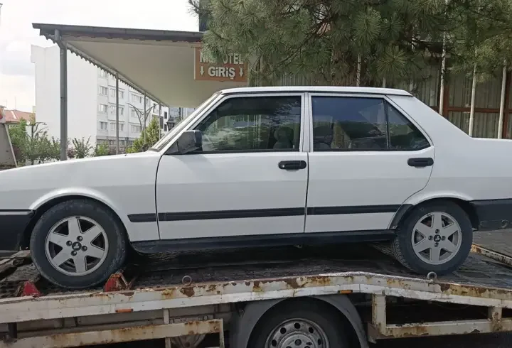 Otomobille önünü kestiği aracın sürücüsüne balta teşhir etti, 420 bin lira ceza aldı