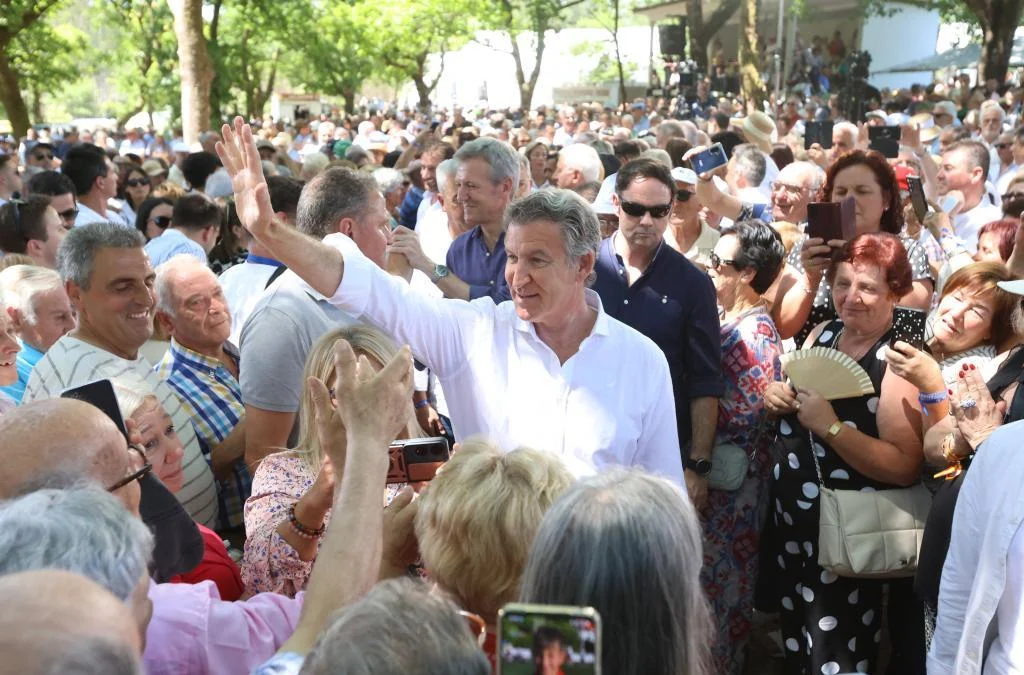 El PP anticipa el "armagedón" judicial de Sánchez con la foto en el banquillo de Zapatero y Begoña Gómez: "Cada semana le va peor"