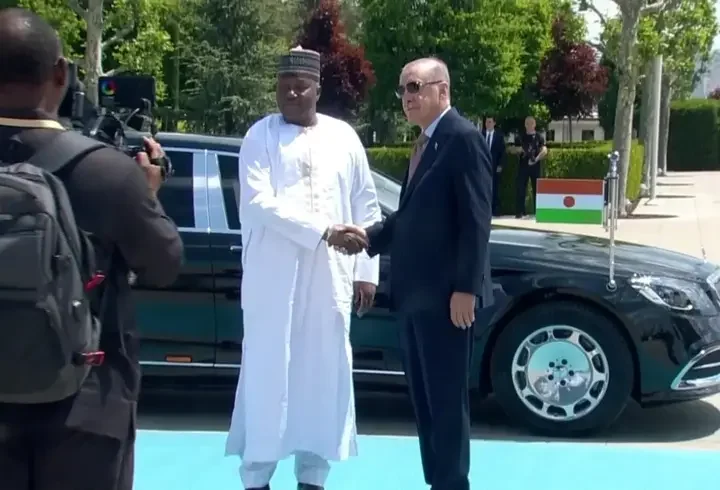 Cumhurbaşkanı Erdoğan Nijer liderini karşıladı