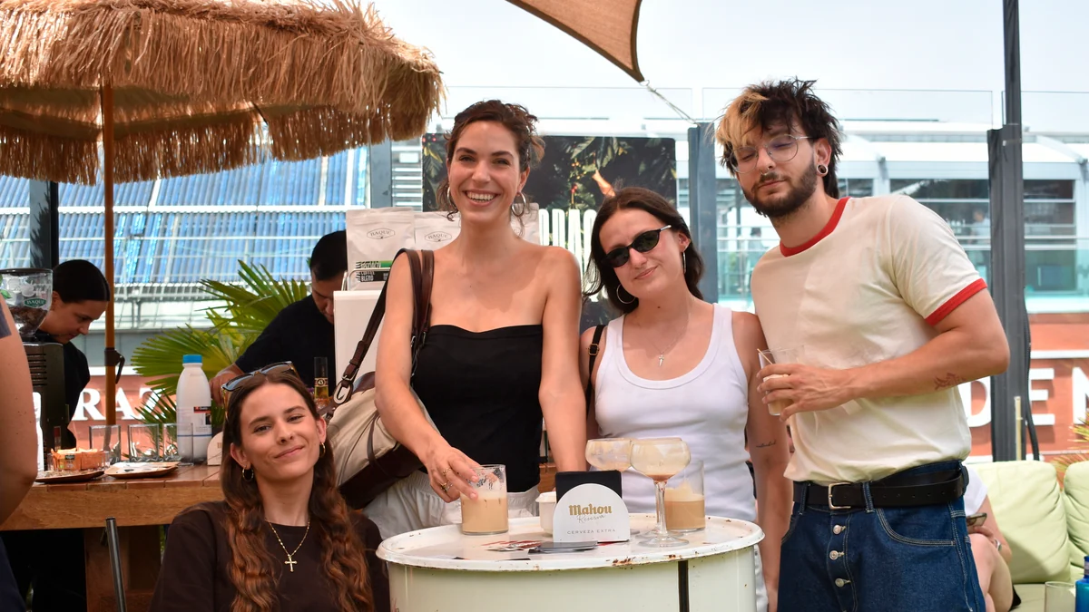 Dentro de las nuevas fiestas sin alcohol donde sólo se bebe café: "Somos un poquitín nazis con ese tema"