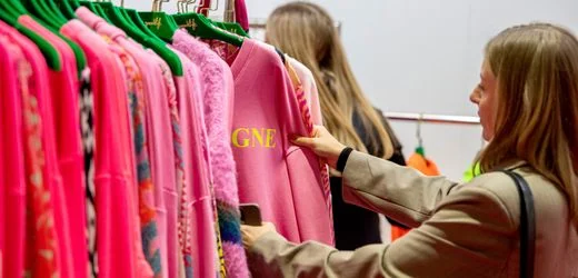 Kreislaufwirtschaft: Ökodesign-Pflicht soll Vernichtung von Kleidung stoppen