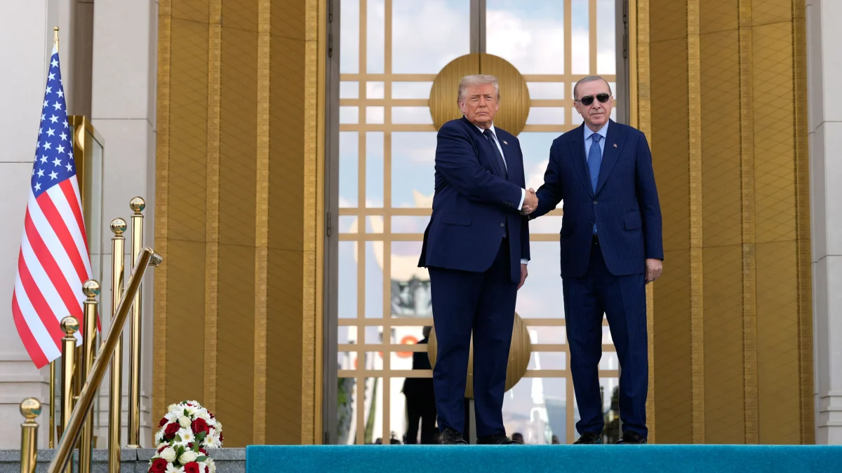 NATO-Gipfel in Ankara: Die Maschinen sollen nicht summen, sondern dröhnen