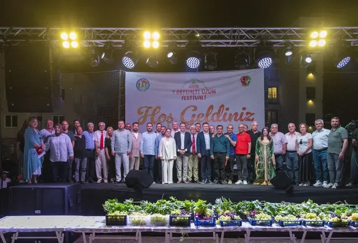Mezitli’de Örtüaltı Üzüm Festivali coşkuyla kutlandı
