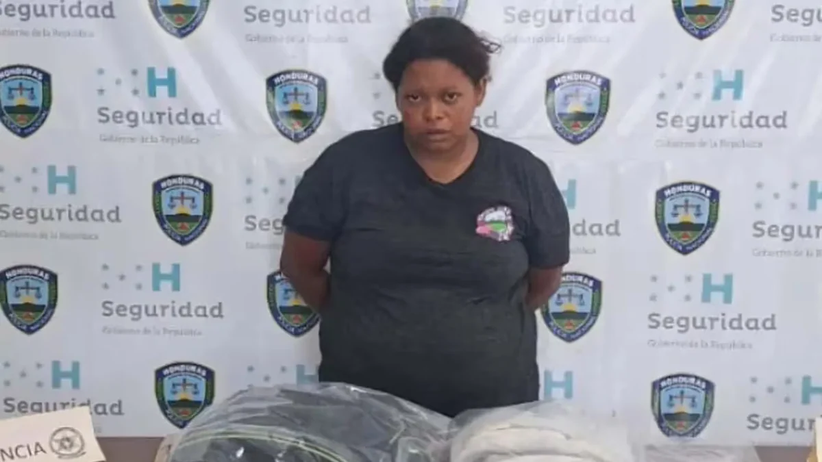 Capturan a hondureña cuando intentaba sacar a un bebé de cinco meses oculto dentro de un maletín