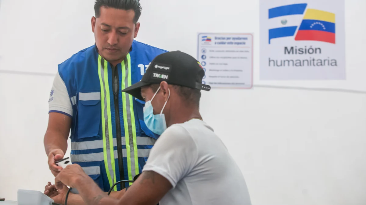 El Gobierno de El Salvador instala un hospital humanitario en La Guaira tras los sismos