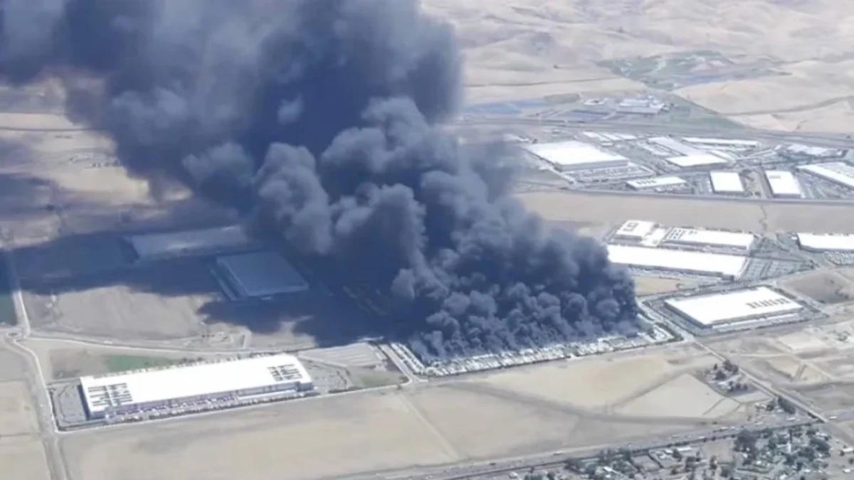 Incendio en un centro de distribución de insumos médicos en California obliga a declarar el estado de emergencia