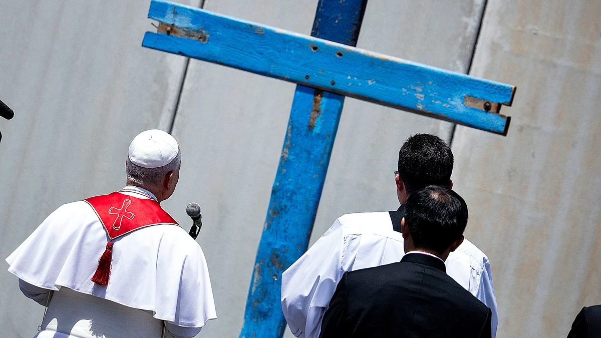 León XIV culmina en Canarias el legado de Francisco: "Los migrantes no sois cifras, sois personas con sueños"