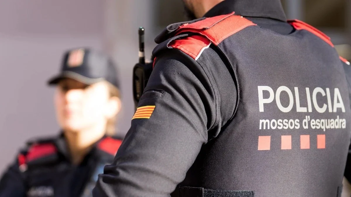 Los Mossos d'Esquadra investigan si un cabo gritó "Pedro Sánchez..." en un acto del Cuerpo para incitar a insultar al presidente