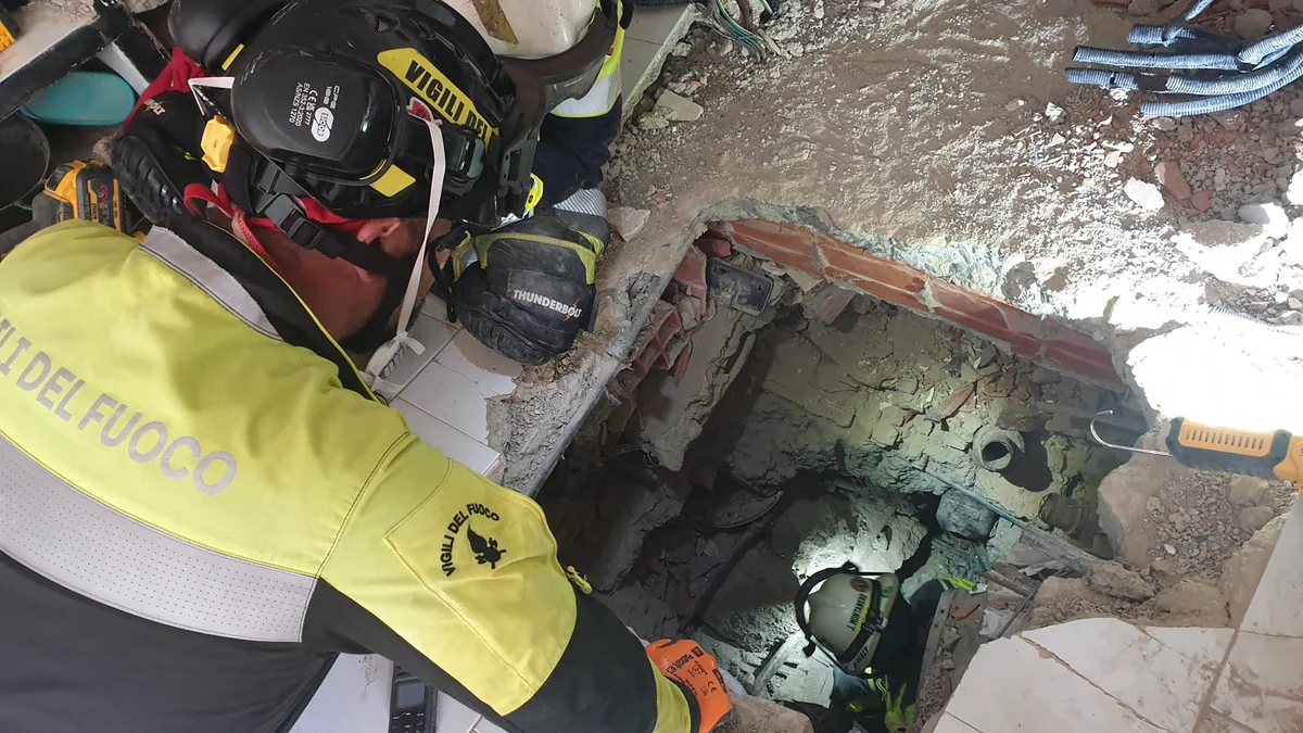 La desesperación de los bomberos italianos: "Si no hubiera sido por esa réplica, lo habríamos logrado"