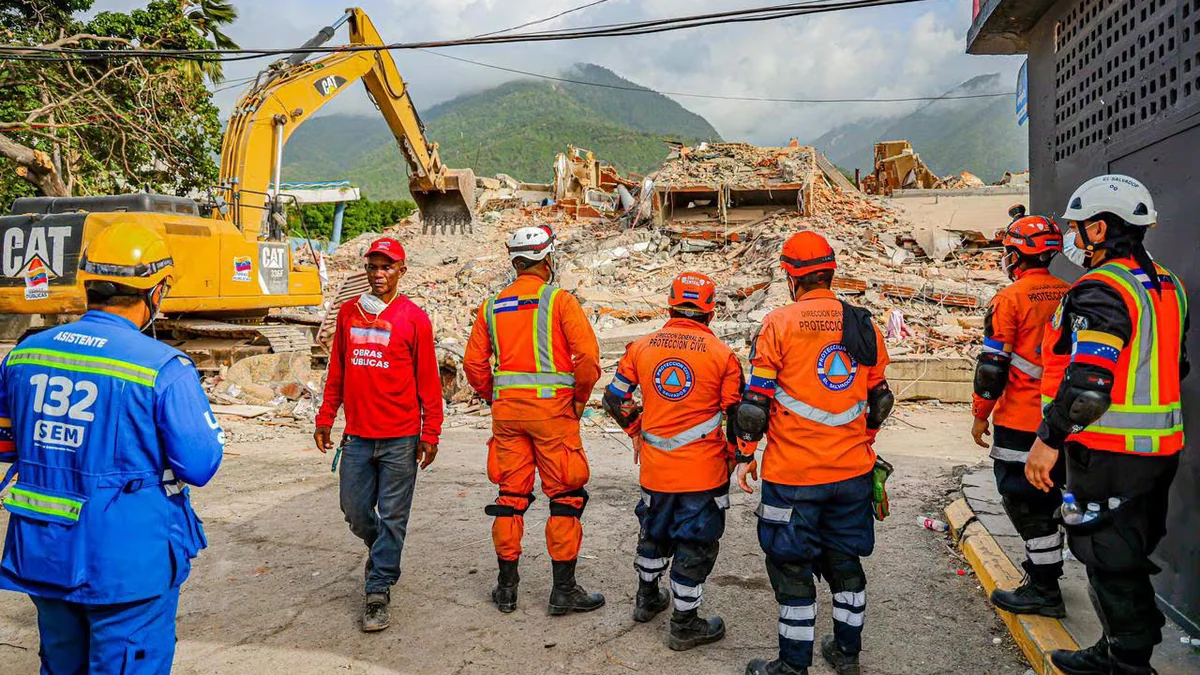 Misión humanitaria de El Salvador refuerza medidas sanitarias de su equipo en Venezuela tras terremotos