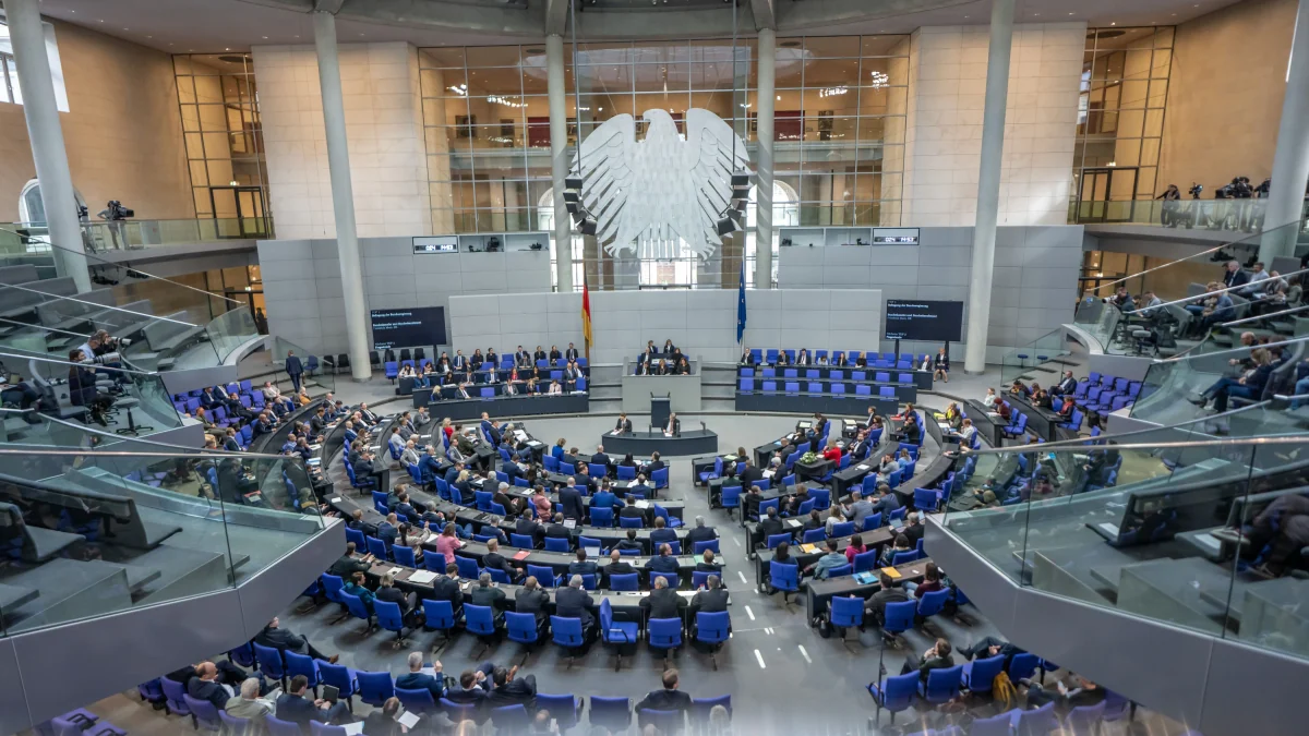 Parlamentarismus: Mehr Risiko wagen
