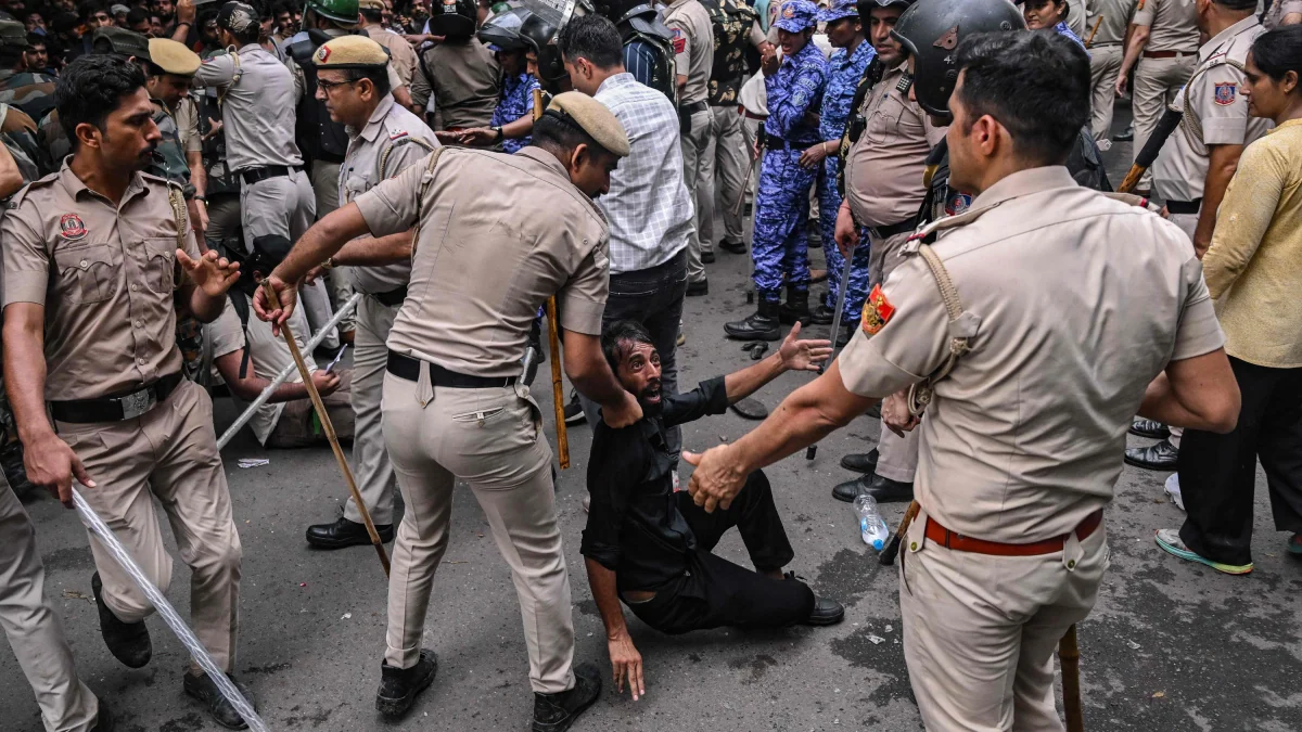 Zusammenstöße in Indien: Polizei geht gegen Protest der „Kakerlaken-Bewegung“ vor