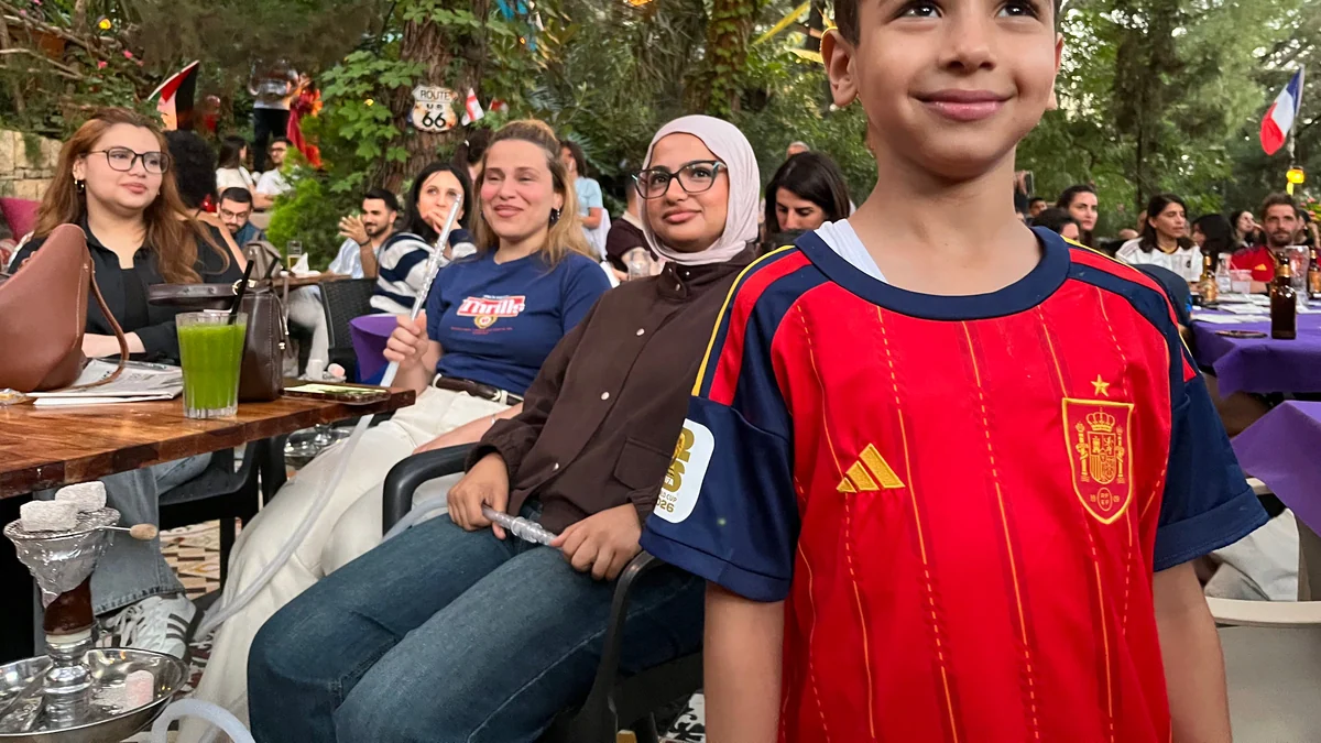 Aficionados de La Roja en el corazón de Ramala: “Siento que apoyar a España es como apoyar a los palestinos”
