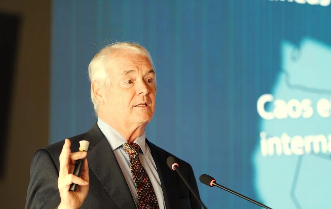Fulton Armstrong, ex directivo de Inteligencia de EEUU: "Trump está construyendo un relato a su medida para justificar una escalada contra Cuba"
