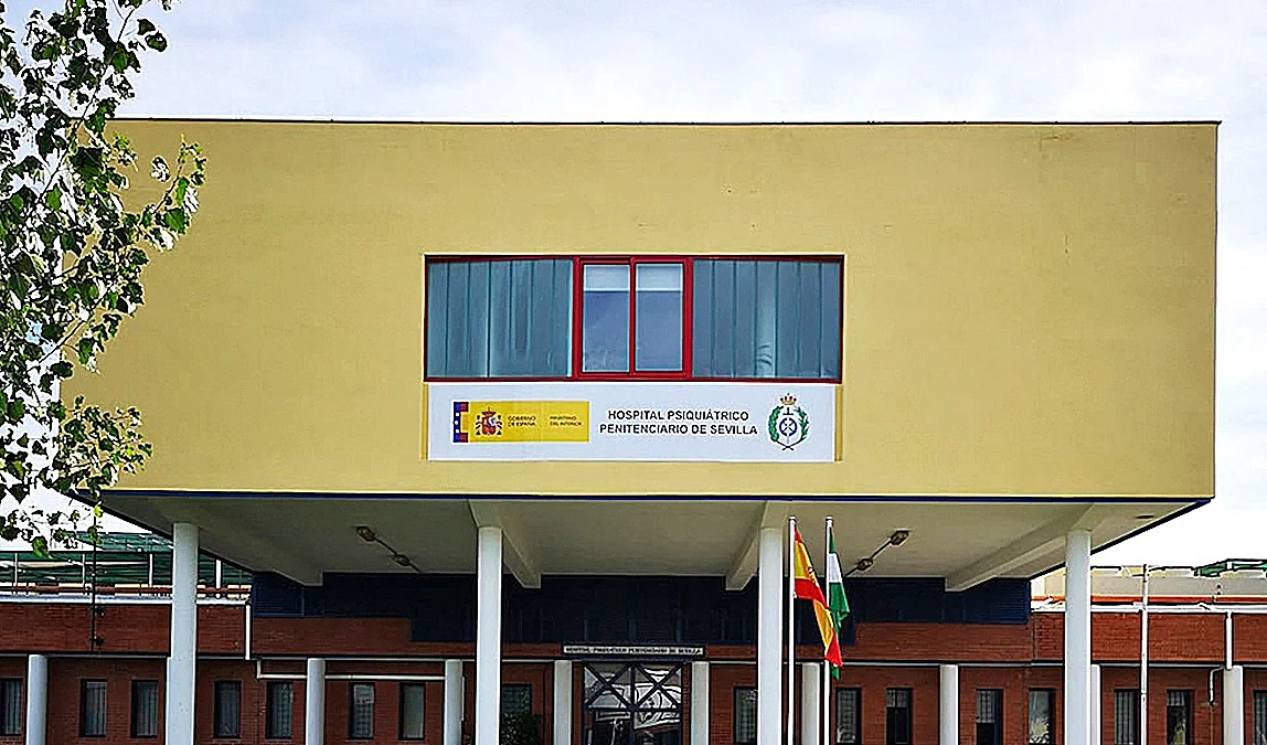 El caos durante el Mundial en el Psiquiátrico Penitenciario de Sevilla: dos muertos hace una semana, un incendio y un intento de autolesión mientras se disputaba la final
