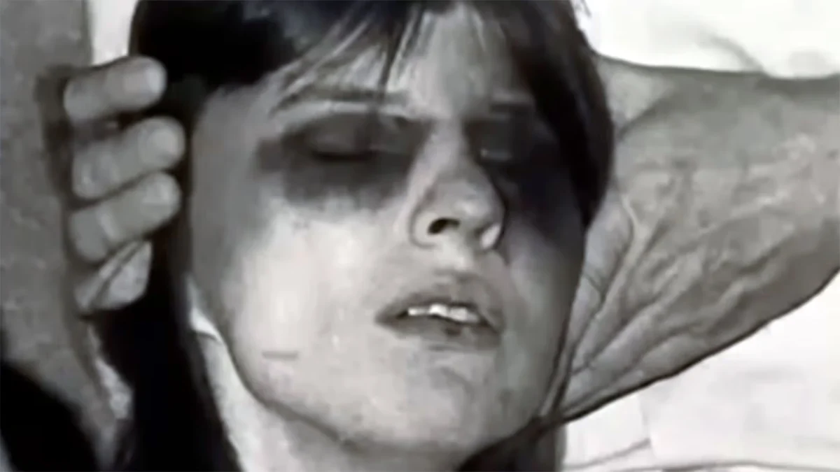El trágico final de la joven alemana que murió desnutrida y deshidratada tras soportar 67 exorcismos para “salvar su alma”