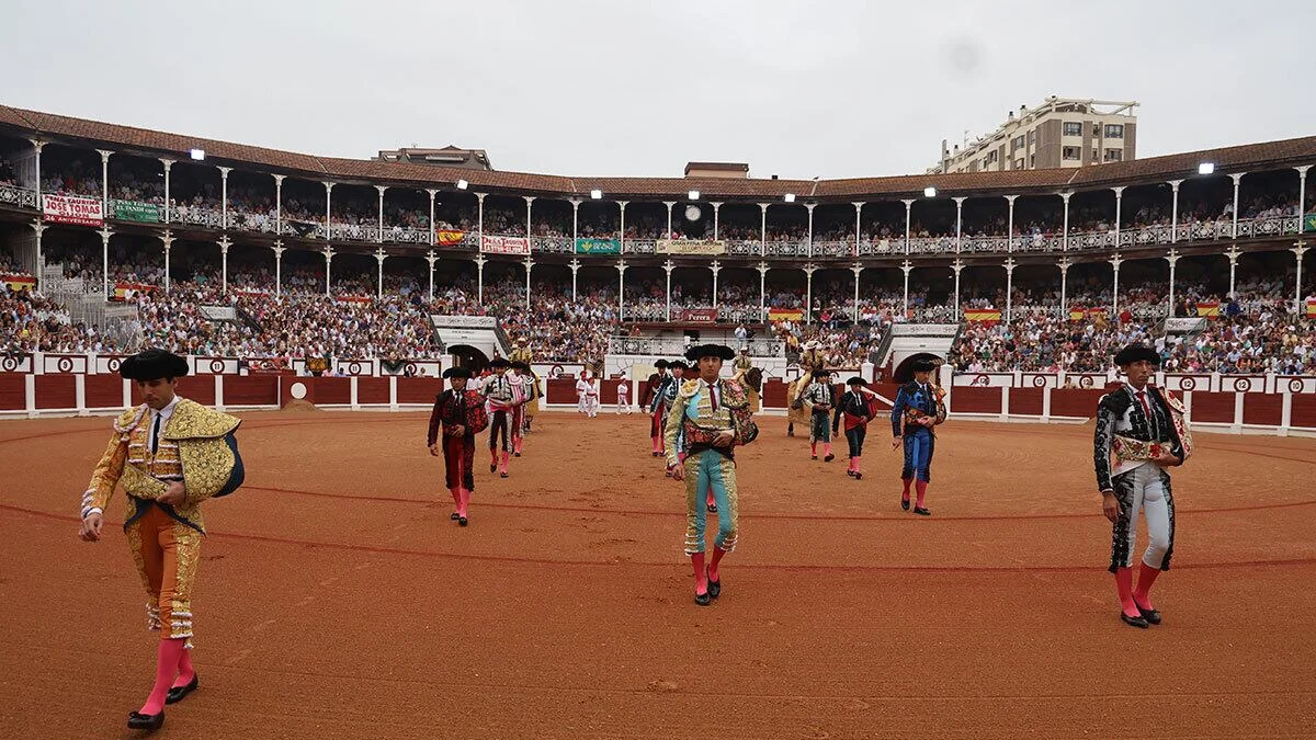 El parlamento asturiano prohibirá la entrada de menores de 18 años a las plazas de toros y la venta de bebidas alcohólicas