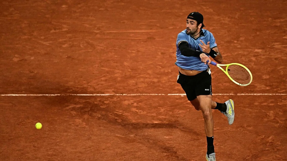 Berrettini-Arnaldi 0-1 nel secondo set a Parigi DIRETTA e FOTO al Ligure il primo 7-5