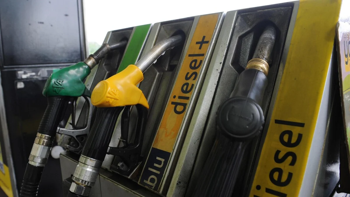 I prezzi di benzina e gasolio riprendono a salire dopo lo stop del taglio delle accise